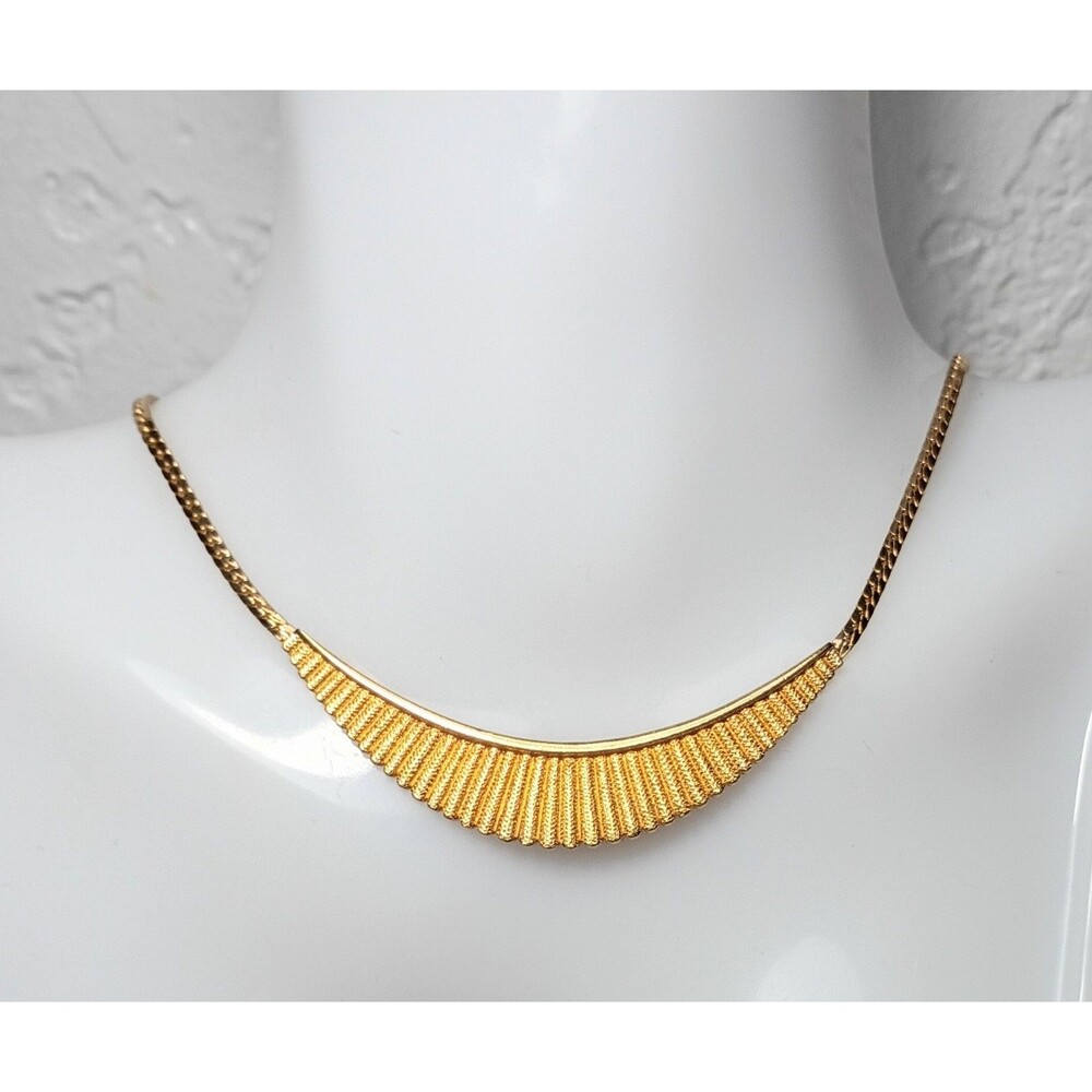 Vintage 1984 AVON  Necklace Cleopatra Crescent Moon Necklace